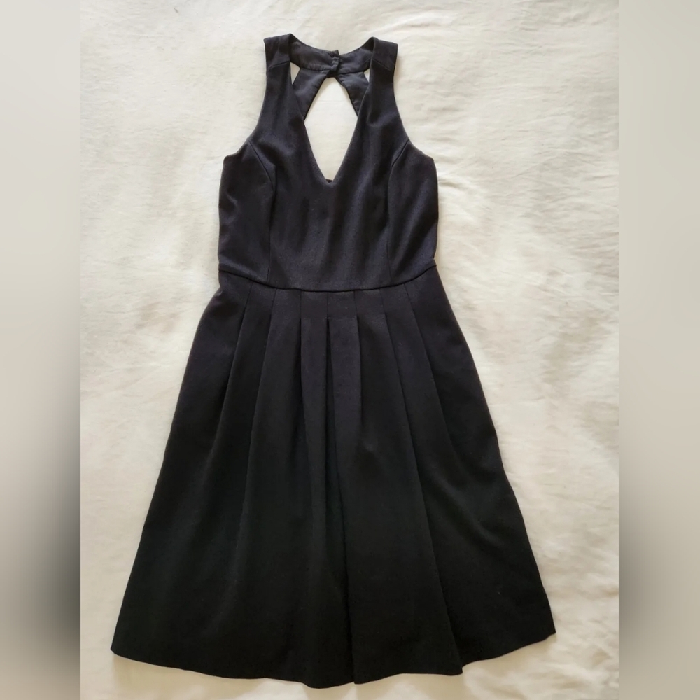 Banana Republic Women's V-Neck Dress, Black Size‎ 2